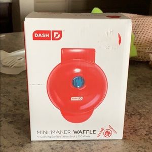 Mini waffle maker